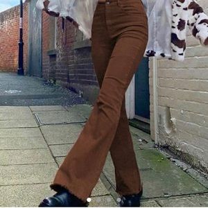 Super cute y2k style brown jeans with a raw hem